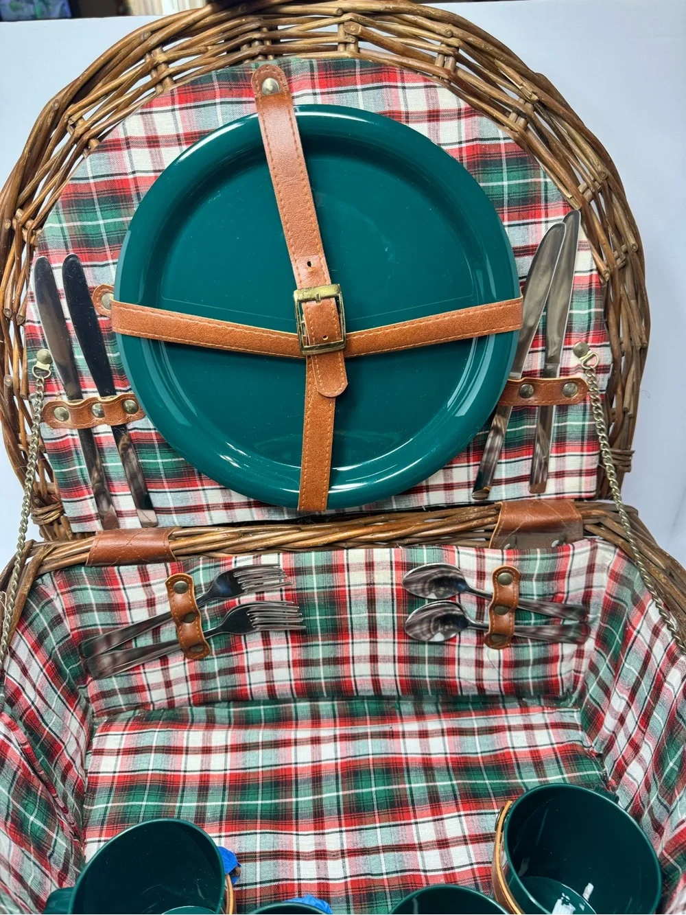 Wicker Picnic Basket Set with Green Plates and Cups,spoons,forks, knifes